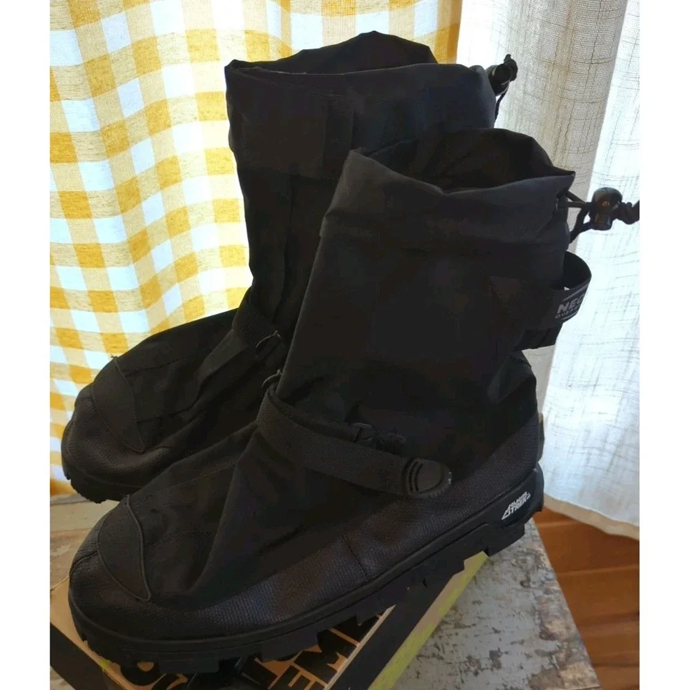Neos‎ Voyager Glacier Trek Cleats Overshoes Black Waterproof Size XL